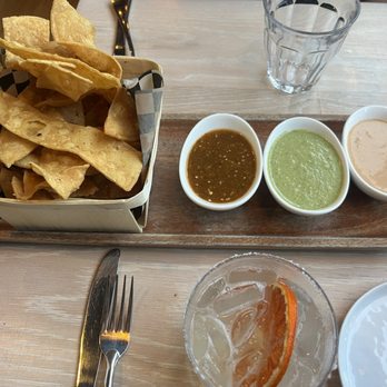 Zona Rosa - Tres Salsas - Mexican Near Me - Los Gatos, California Zona Rosa - Tres Salsas - Mexican Near Me - Los Gatos, California