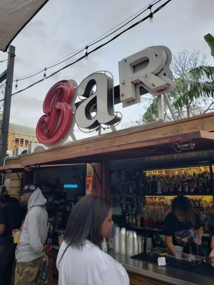 Bar 5015 by null
