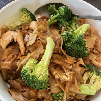 Dancing Spoons - Chicken Pad See Ew - Thai Near Me - San Gabriel, California