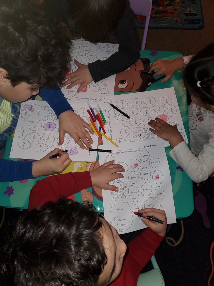 Pequenos Gigantes - childcare center in Youngstown, OH