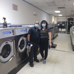 Pittsburg Launderland - love the staff!!! This laundry mat is clean, nice staff, and reasonable prices for laundry!!