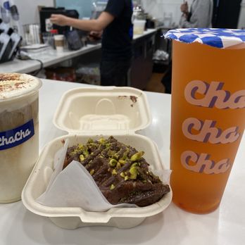 ChaChaCha - Corn ein spanner Dubai chocolate croffle Roasted Oolong Milk Tea - Desserts Near Me - Fremont, California