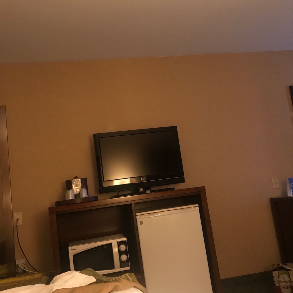 Quality Inn & Suites - Room - Hotels Near Me - Towanda, Pennsylvania