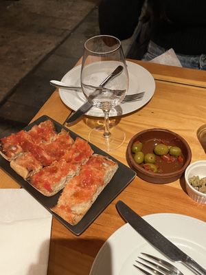 Ibéricos Taverne à Tapas Espagnoles by null