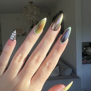 Coco Luxe Nails - Eyelash Service Near Me - Santa Monica, California