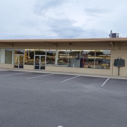 Marshall Dry Goods - Front Entrance
