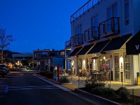 Petite Left Bank by null