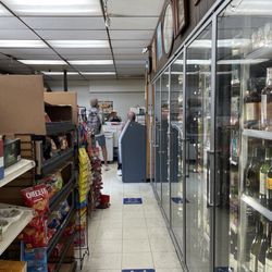 Rhea's Deli & Market - Inside