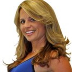 East Bay Fitness - Jena is a bi-coastal CPT and Fitness instructor with over 11 years of experience.