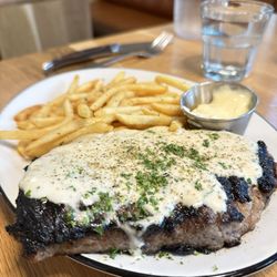 Bureau de Poste / French Bistro - Steak frites