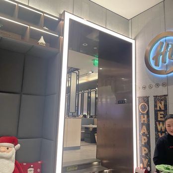 Haidilao Hotpot - Hot Pot Near Me - Los Angeles, California
