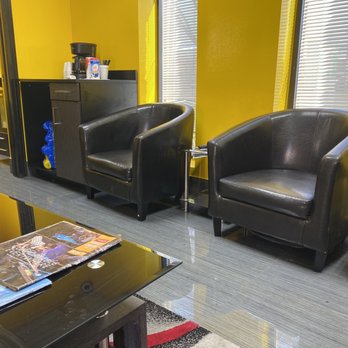 Castrol Premium Lube - Plano - Waiting room - Oil Change Stations Near Me - Plano, Texas Castrol Premium Lube - Plano - Waiting room - Oil Change Stations Near Me - Plano, Texas