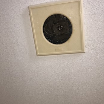 Econo Lodge - Bathroom fan is a gaping hole. - Hotels Near Me - Canon City, Colorado