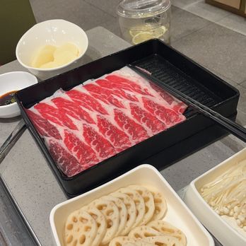 Haidilao Hotpot Flushing - Hot Pot Near Me - Flushing, New York