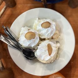 Famous Dave's - Banana Pudding