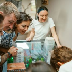 Bonds Escape Room - Save the White House III escape room