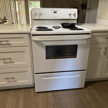Kitchen Design Studio - New cabinets - General Contractors Near Me Kitchen Design Studio - New cabinets - General Contractors Near Me