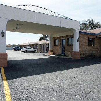 Americas Best Value Inn Comanche - Front Exterior - Hotels Near Me - Comanche, Texas