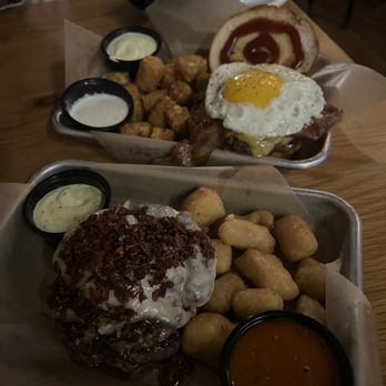 Yard Bar & Grill - Goomer burger no bun w cheese curds, good morning burger with tots - Cocktail Bars Near Me - Ventura, California Yard Bar & Grill - Goomer burger no bun w cheese curds, good morning burger with tots - Cocktail Bars Near Me - Ventura, California