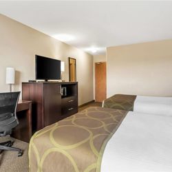 Super 8 by Wyndham Meadow Lake - Guest room