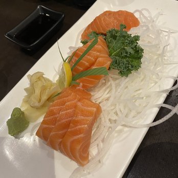 Oyaji Sushi - Salmon Sashimi - Japanese Near Me - Richmond Hill, Ontario