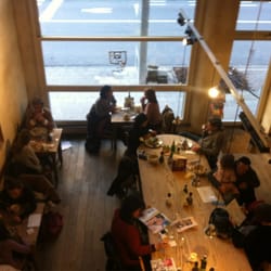 Le Pain Quotidien - La vue, du balcon au 1er!