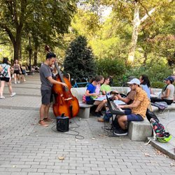 Rittenhouse Square Park - Institute students?