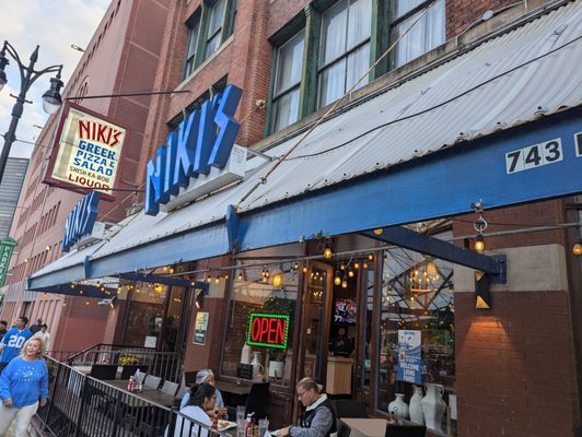 Niki's Pizza by null