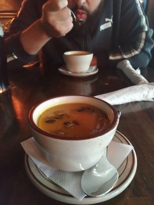 Le Trèfle Taverne Irlandaise by null