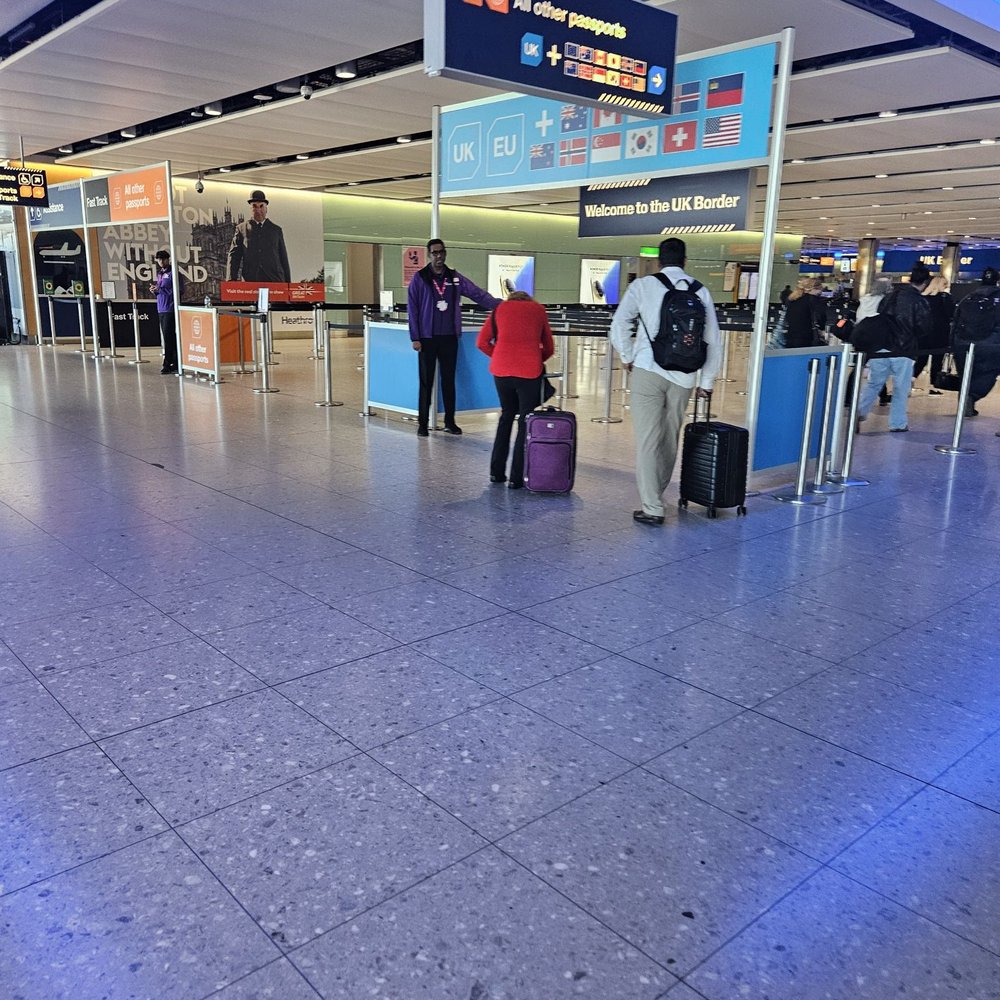 Queen's Terminal 2 - Passport check - Airport Terminals Near Me - London, XGL Queen's Terminal 2 - Passport check - Airport Terminals Near Me - London, XGL