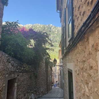 Ritma - Walk to the entrance - Restaurants Near Me - Fornalutx, PM