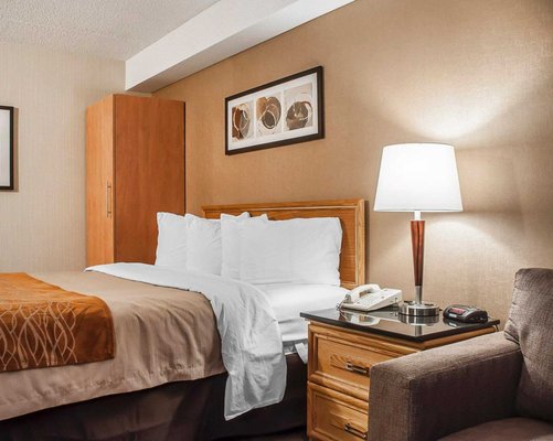 Comfort Inn 29 Photos Hotels 75 Progress Dr Orillia On