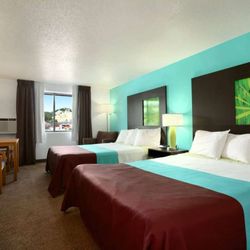 Super 8 by Wyndham Rapid City Rushmore Rd - Standard Two Queen Bed Room
