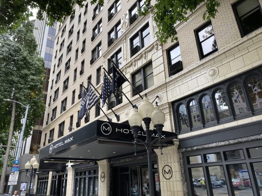 Hotel Max by null