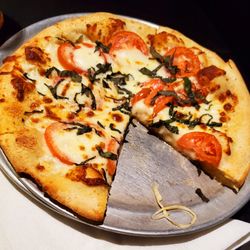 Flix Brewhouse - Des Moines - Margarita Pizza, Yum!