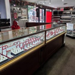 G. W. THOMPSON CO PAWNBROKER AND JEWELLER - Photo