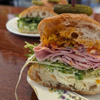 SALTY LUNCH LADY’S LITTLE LUNCHEONETTE - Updated April 2025 - 264 Photos & 44 Reviews - 565