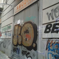 Amodio - L'ingresso della cartoleria Amodio