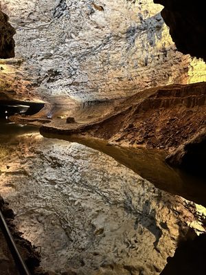 Meramec Caverns by null