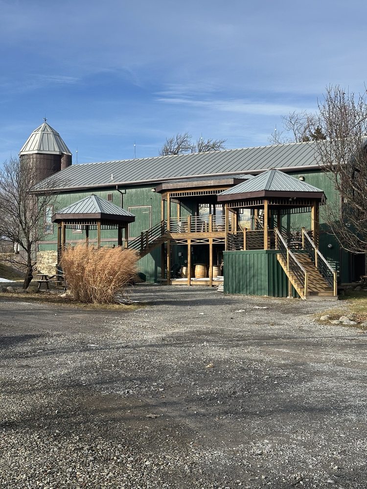 Heron Hill Tasting Room on Canandaigua Lake - vineyard in Canandaigua, NY