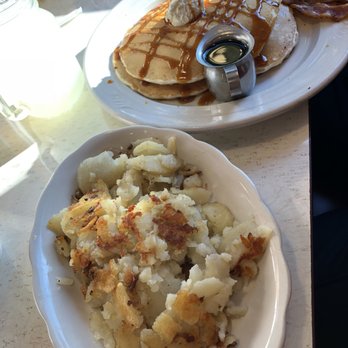 Yankee Clipper Diner - American Near Me - Beacon, New York