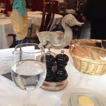 Otto's French Restaurant - Table decoration - French Near Me - London, XGL Otto's French Restaurant - Table decoration - French Near Me - London, XGL