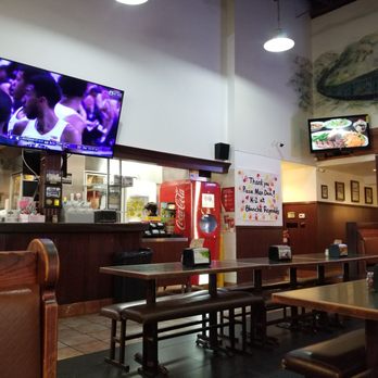 PizzaMan Dan's - Lots of big TVs to watch the games - Pizza Near Me - Ventura, California PizzaMan Dan's - Lots of big TVs to watch the games - Pizza Near Me - Ventura, California