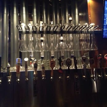 Yard House - Excellent beer and wine selection - Bars Near Me - Pasadena, California