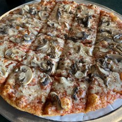 Sir Pizza - Mushroom pie