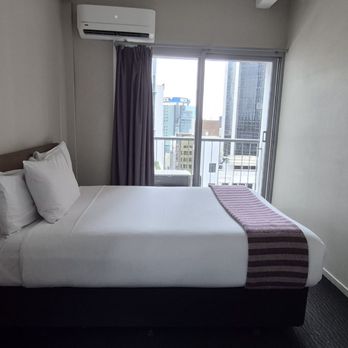 Ibis Budget - walk around the bed sideways to look out the window - Hotels Near Me - Auckland, AUK