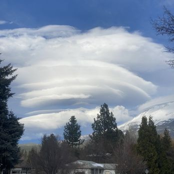Mary’s Inn - Magical clouds often seen around or near the mountain that can be seen from Mary's Inn. - Breakfast & Brunch Near Me - Mount Shasta, California Mary’s Inn - Magical clouds often seen around or near the mountain that can be seen from Mary's Inn. - Breakfast & Brunch Near Me - Mount Shasta, California