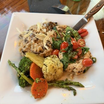 Beau's Pizza, Pasta & Steak - Tuscan Chicken with wild mushroom risotto and seasoned veggies - Pizza Near Me - Cle Elum, Washington Beau's Pizza, Pasta & Steak - Tuscan Chicken with wild mushroom risotto and seasoned veggies - Pizza Near Me - Cle Elum, Washington