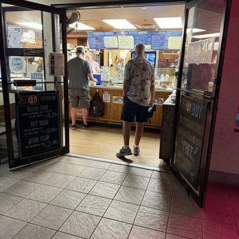 Cinnamon Roll Place - Bakeries Near Me - Kihei, Hawaii