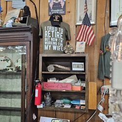 The Dusty Attic - Love this shop